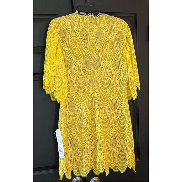 Dress the Population Women's Toni Lace Flutter Sleeve Short Mini Shift Dress - Picture 5 of 8